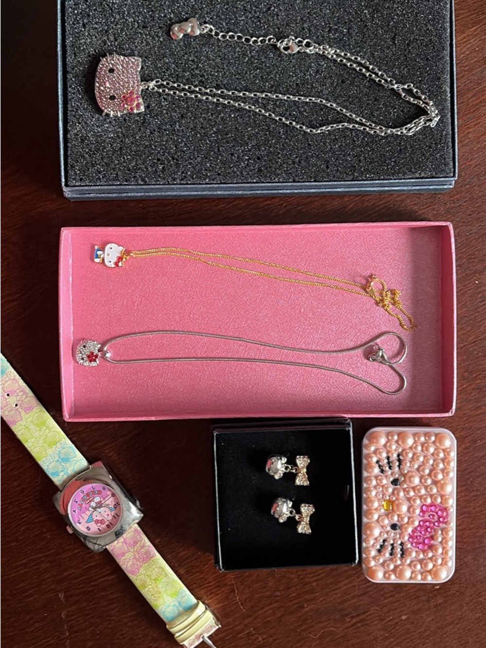 Hello Kitty jewelry set
